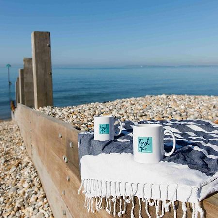 Spacious Home For 8 In Witterings - Walk To Beach East Wittering Bagian luar foto