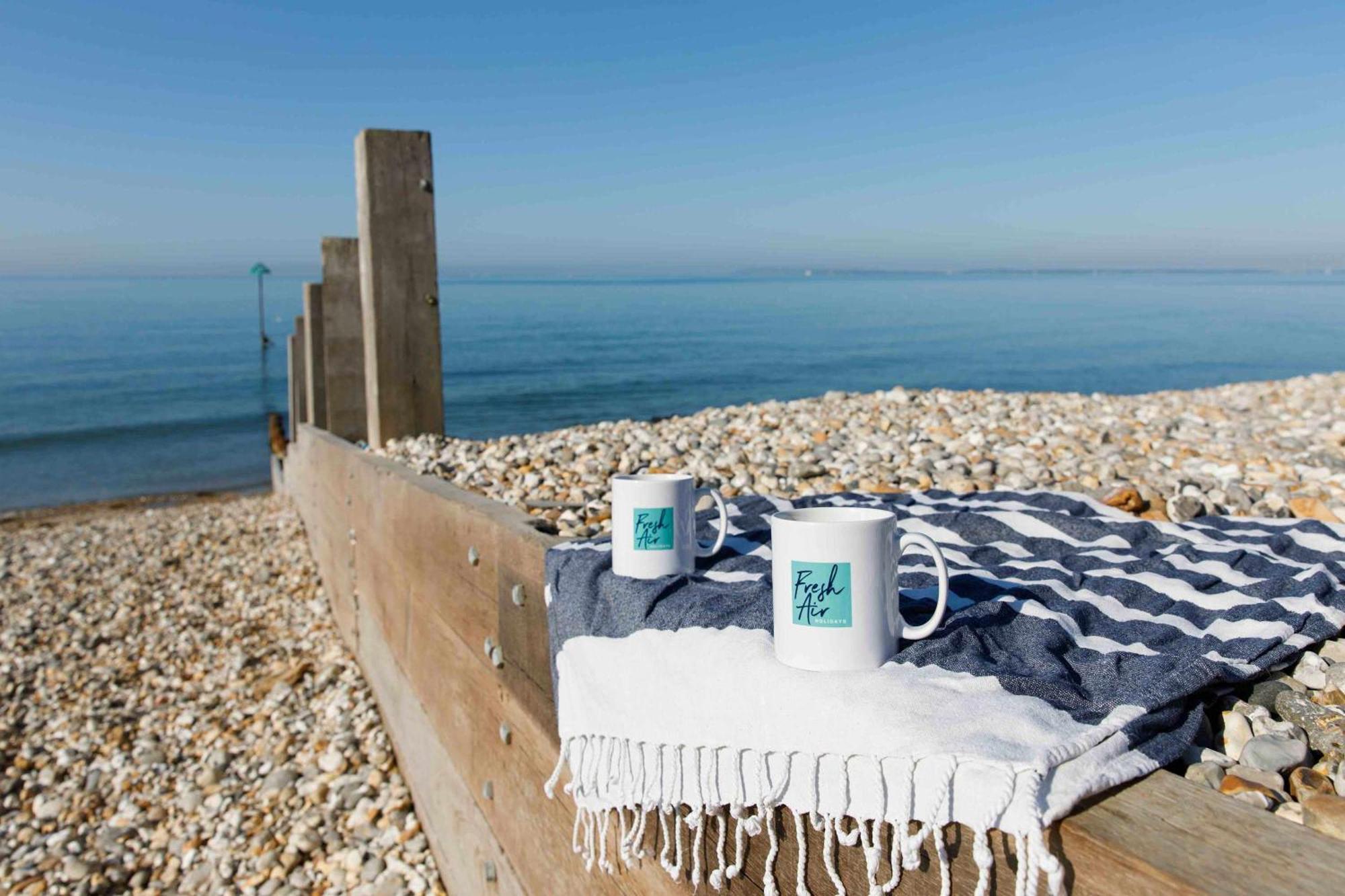 Spacious Home For 8 In Witterings - Walk To Beach East Wittering Bagian luar foto