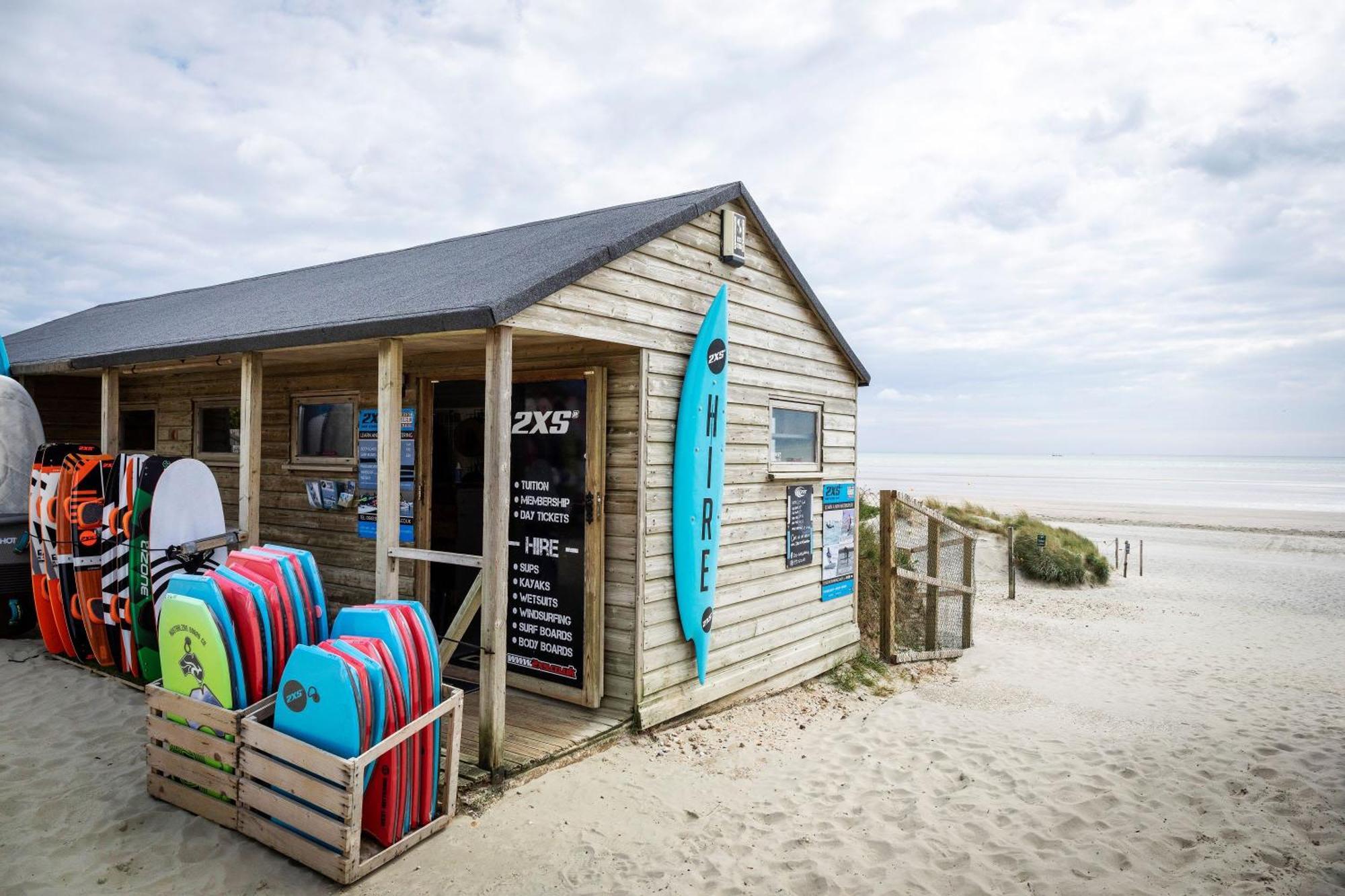 Spacious Home For 8 In Witterings - Walk To Beach East Wittering Bagian luar foto