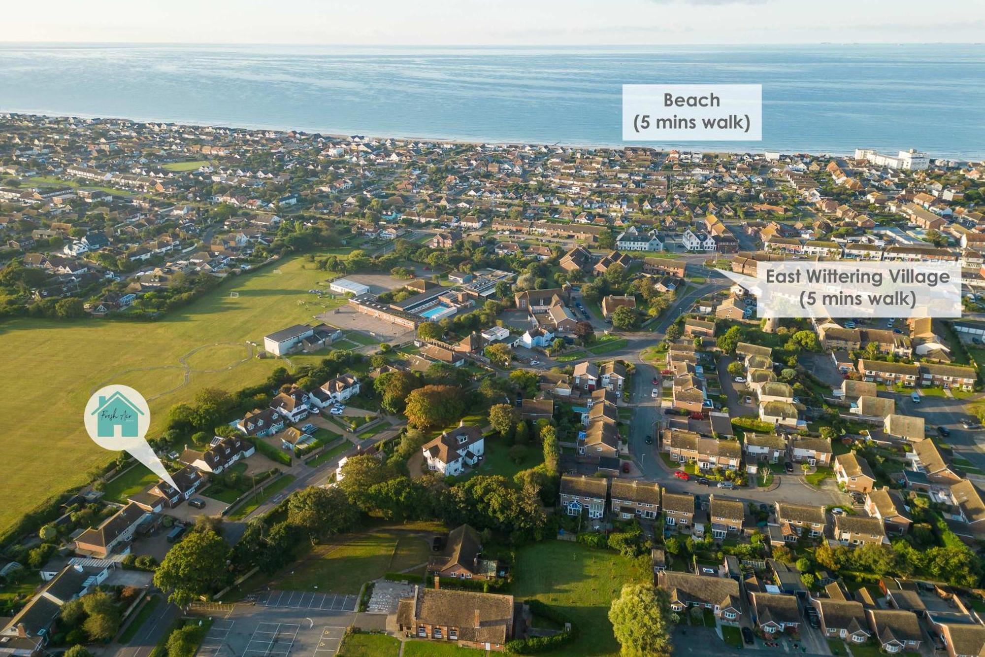 Spacious Home For 8 In Witterings - Walk To Beach East Wittering Bagian luar foto