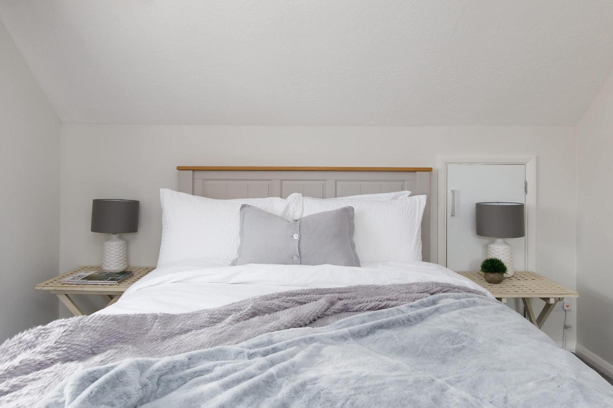 Spacious Home For 8 In Witterings - Walk To Beach East Wittering Bagian luar foto