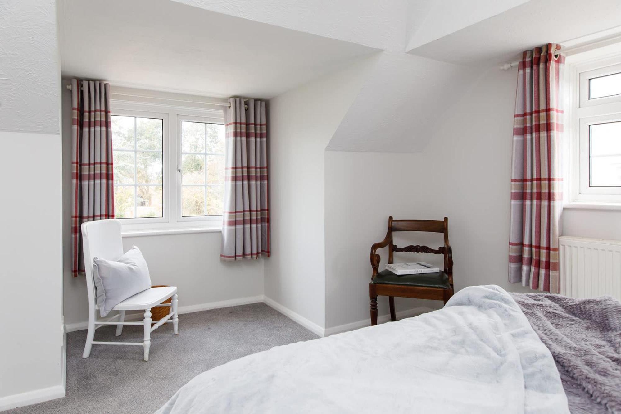 Spacious Home For 8 In Witterings - Walk To Beach East Wittering Bagian luar foto