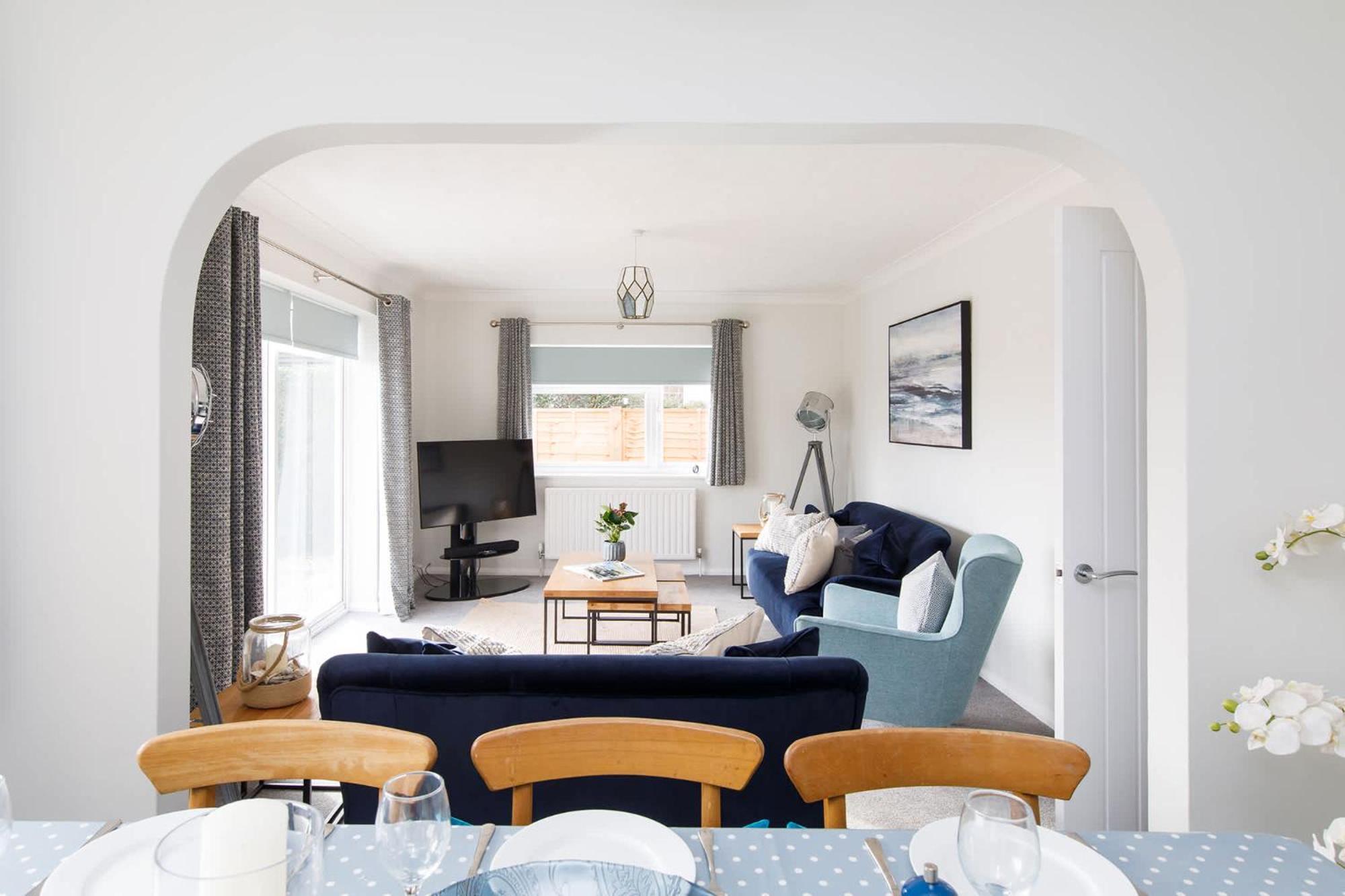Spacious Home For 8 In Witterings - Walk To Beach East Wittering Bagian luar foto